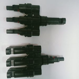 Par de conectores MC4  para conexión de 3 paneles solares